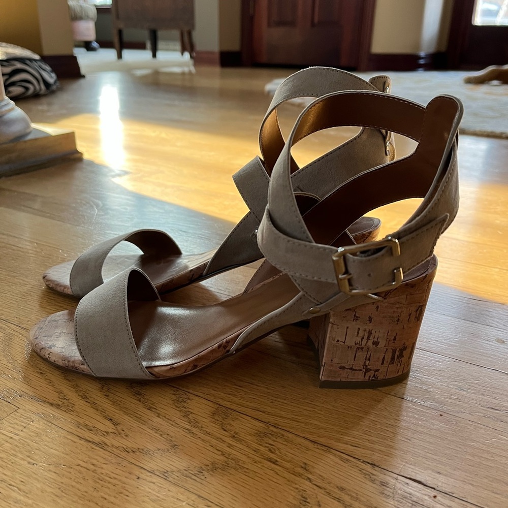Ankle strap sandals